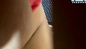 al principio no quería pero al final se comió toda mi verga gruesa y dura