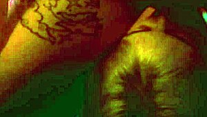 Эй, эти горячие девчонки обожают фут-фетиш и сидеть на лице друг дружки