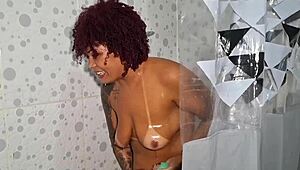 Feeling sad about my husband's mistakes, I went to my friend's house where we drank and she took advantage of the situation