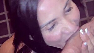 اللاتينية السمرا كبيرة بزاز وطيز أخذت زب وحش لنيك شرجي عنيف