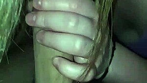 Sarışın milf evde dev dildoyla ve yumruklamayla aşırı anal esnetiyor