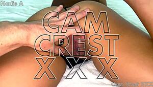 嘿，看这变态老男给娇小亚洲辣妹免费油滑足交按摩18+