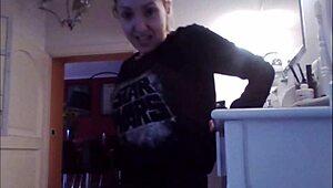 I love burping while doing my makeup in this casual moment.