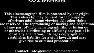 Persiapan Bonda Di Tepi Kolam