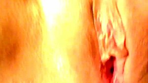 Åh mand, kan ikke tro denne amatør pink fitte... så pink og våd!