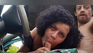 foda no carro durante o dia em uma rua movimentada com essa latina exibicionista louca 🚗🔥