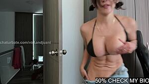 What makes Vanandjuani's stream so addictive with her close-up fingering and wet pussy solo masturbation sessions?