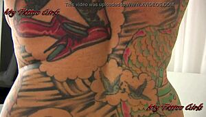 эй, зацени промо blackwidowxxx с детальным показом тату по всему телу