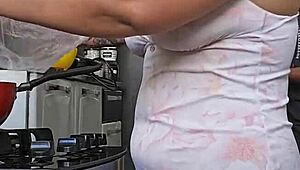Pregnant woman shows off her big ass