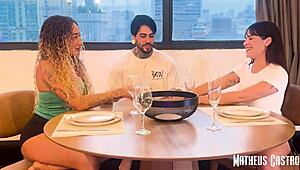 desafiei amigas bruninha a surfista e stellar to game prize threesome sex in apartment with toys and vibrator