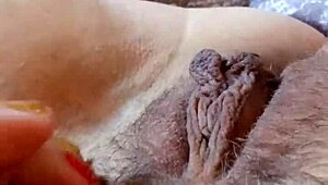 Look at my curvy ass shaking in this homemade pussy dance!