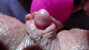 Смуках му хуя и го накарах да ме чука жестоко