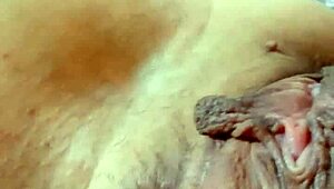 Look at my curvy ass shaking in this homemade pussy dance!