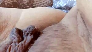 Look at my curvy ass shaking in this homemade pussy dance!