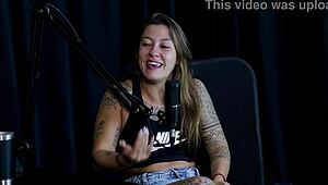 Veja a Entrevista Safada e Cheia de Putaria com a Flor de Damiana com Vovô Moai no Porn Cast Brazil - Parte 6 Watch on Sheer Red