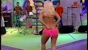 lady lu does a super positive striptease in her pink bikini, slowly undressing with that confident vibe 😊