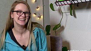 exhibitionist holly, you dare to masturbate right in the hallway?