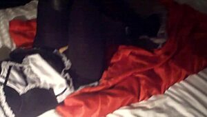 Ей, супер забавно е да се вържем в тези зентай костюми за френско камериерче bondage!