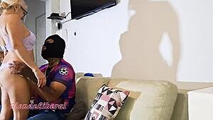 Ο σαφαντίνιο γούσταρε τόσο που θέλει repeat και εγώ λαχταράω περισσότερο γαλάκι πού 'ναι οι αρσενικοί να χύσουν στο στόμα μου