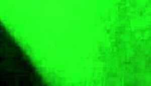 pendeja arrodillada haciendo pete a este tipo argentino como una pro total