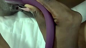 Pelacur Lesbian Nyalain Malam Gairah Liar Penuh Kenikmatan Tak Terlupakan!