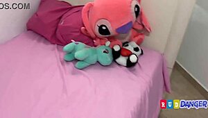 Hermanastra tempts with her big ass in homemade anal, feeling that forbidden Mexican teen rush.