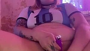 Watch this Argentinian blonde beauty pleasure herself intensely until she reaches a squirting climax in solo session