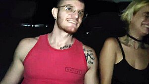 casal transa no uber with big cock blowjob and bareback sex while driver films everything