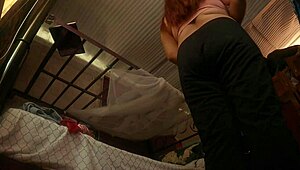 regresaba de bañarse la putita y la grabé a escondidas que ganas tengo de cogerte putita