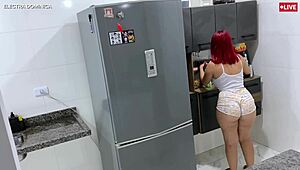 Contratei Essa Empregada E Ela Veio Com O Shortinho Enfiado Nessa Bunda Grande Fiquei Louco De Tesão Não Me Segurei