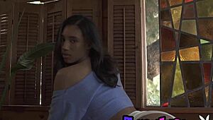 can you believe this smoking hot ebony ring babe brookliyn wren stripping down to show off her massive natural tits and shaved pussy