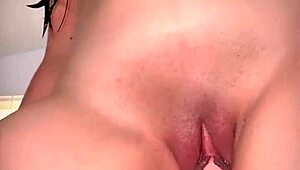 detonandome el culo en un jacuzzi con dildo grande