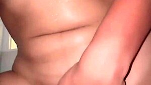 detonandome el culo en un jacuzzi con dildo grande