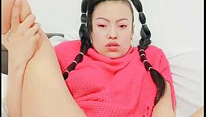 Ej wesoła Blue, wsadź głęboko dilda i trysnij mocno dla mnie bez cenzury