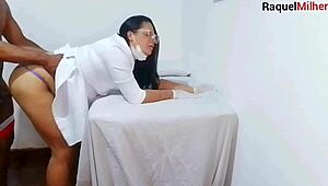 Perawat dan Esthetician ngeliat ereksi pasien!