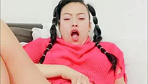 hey playful blue, masturbate that dildo deep and squirt hard for me uncensored