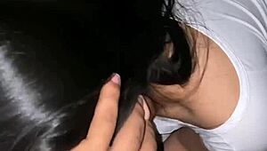 Hei, istri sahabat sembunyi-sembunyi pas suami kerja, akhirnya aku isi penuh memeknya