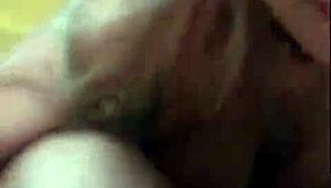 De ce-mi suge soră vitregă pula non-stop arătându-mi apartamentul goth cu sfârcuri găurite și tatuaje?