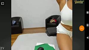 India tetona webcam boldly shows off those rich tasty big tits