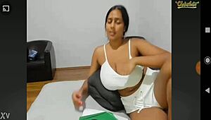 India tetona webcam boldly shows off those rich tasty big tits