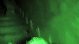 Минет за наем от местна работница в армийна униформа