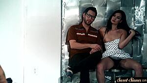 Wah gadis ebony cantik 18+ digeber misionaris abis dicambuk roleplay taboo 😍