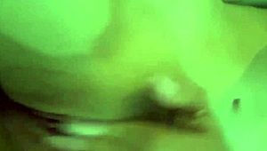 te gusta ver a esta hermosa latina mexicana jugando solo con su dildo y toys