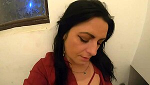 О боже, опитай солената ми пишка от тази мокра путка в лудото приключение на Milfycalla!