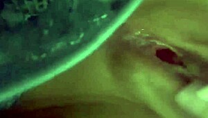 te gusta ver a esta hermosa latina mexicana jugando solo con su dildo y toys