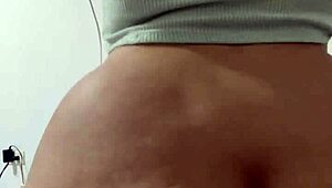 latina shakes her big ass in homemade video