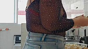 What happens when you do a live stream with shorts shoved right up your ass?