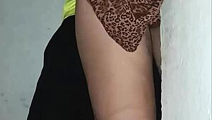 surpresa inesperada no encontro do tinder com sogra em casa e sexo proibido nas escadas muito tesão