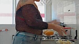 What happens when you do a live stream with shorts shoved right up your ass?