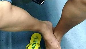 I love watching this candid Brazilian girl doing shoeplay with her flip flops